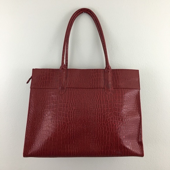 Elizabeth Arden | Large Red Bag - Picture 2 of 8